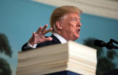 Trump dice que la construcción del muro con México será "inmediata"
