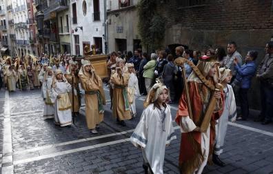 Pasos y participantes en la Semana Santa de 2017.