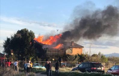 Un incendio destruye por completo una vivienda en Cascante, sin causar heridos