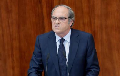 PSOE anuncia una moción de censura contra Cifuentes tras sus explicaciones del máster