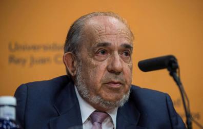 El director del máster de Cifuentes no aclara la posible falsificación de firmas