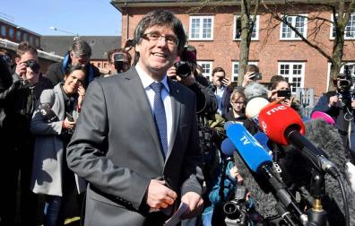 Carles Puigdemont sale de la prisión alemana de Neumünster tras pagar la fianza