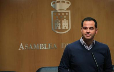 Ciudadanos pide la dimisión de Cifuentes y que el PP presente otro candidato