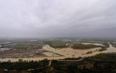 Las crecidas de Arga, Ega, Arakil y Ebro amenazan hoy con nuevas inundaciones