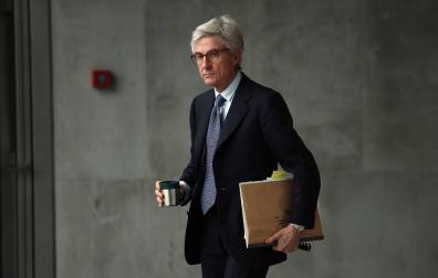 Enrique Goñi dice que en Caja Navarra "no ha habido excesos"