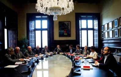 El Parlament decidirá este jueves si se ratifica en que Puigdemont delegue el voto