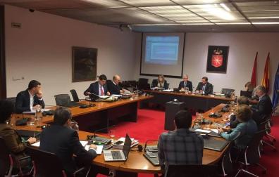 Enrique Goñi dice que Caja Navarra "no ha desaparecido, se ha transformado"