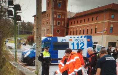 Rescatada una mujer que ha caído al Arga en el Puente de Santa Engracia
