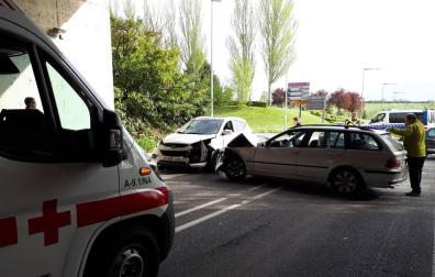 Imagen del estado en el que ha quedado dos de los vehículos implicados en el accidente.