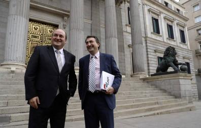 El PNV pacta con Rajoy la subida de las pensiones a cambio de los Presupuestos