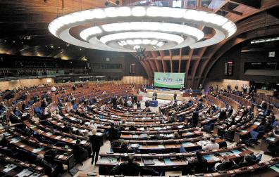 Hallan propaganda del EI en manos de dos conductores del Parlamento Europeo