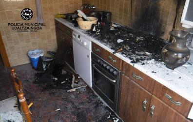 Un incendio calcina la cocina de un piso en San Juan