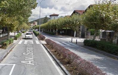 Tres trasladados de una misma familia en una colisión entre cuatro coches en Villava