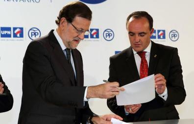 Javier Esparza y Mariano Rajoy.