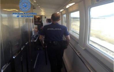 Detenido por amenazar con una navaja a los viajeros en la estación de tren de Pamplona