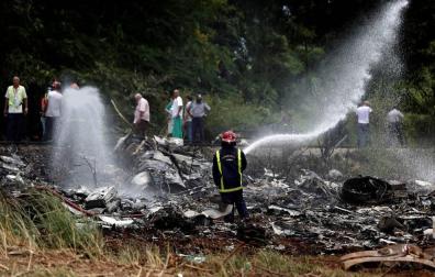 Cuba recupera una caja negra "en buenas condiciones" del avión accidentado