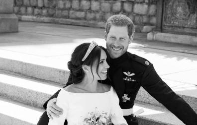 Harry y Meghan publican tres fotografías oficiales de su boda