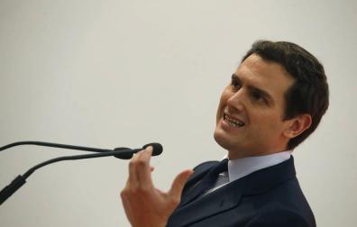 Rivera ofrece a Rajoy elecciones en otoño o apoyará una moción con un candidato independiente