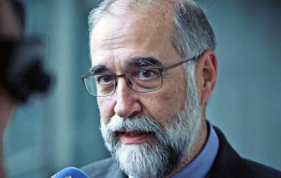Domínguez destaca la importancia de "humanizar" la atención primaria