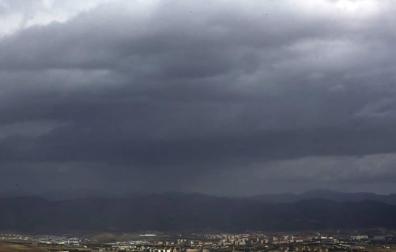 Las tormentas dejan 15 litros por metro cuadrado en diez minutos en Lumbier y Yesa