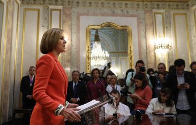 Cospedal zanja el rumor: "Rajoy no va a dimitir"