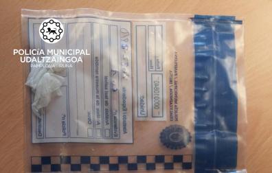 Desmantelado un punto de venta de droga en Buztintxuri