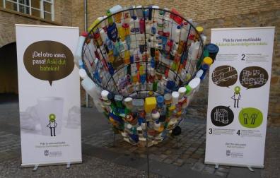 El vaso reutilizable se extenderá a las fiestas de los barrios