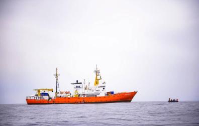 Alcaldes italianos ofrecen acoger a los inmigrantes del 'Aquarius' tras el "no"de Salvini