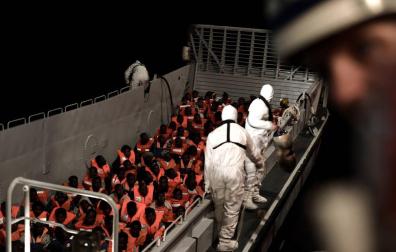 España acogerá el barco "Aquarius" con más de 600 inmigrantes a bordo