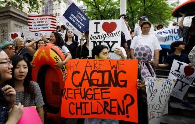 Trump rectifica pero no resuelve la situación de los niños separados de sus padres