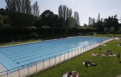 La huelga cierra piscinas en Pamplona y en la comarca