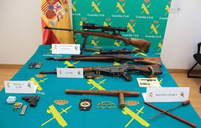 Detenido en Baztán con una pistola por incitación al odio contra diversos colectivos