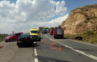 Un fallecido en un choque frontal entre dos vehículos en Azagra