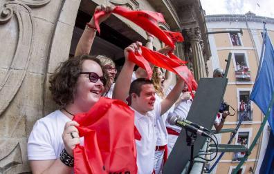 Motxila 21 lanza el chupinazo