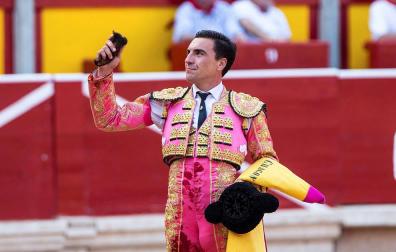 Octavio Chacón triunfa en su estreno en el coso pamplonés