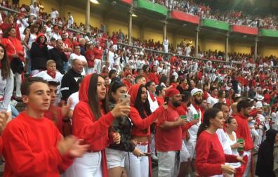 Imágenes del primer encierro de los sanfermines 2018 protagonizado por toros de Puerto de San Lorenzo.