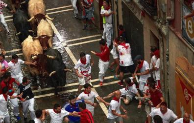 Imágenes del segundo encierro de los Sanfermines 2018, protagonizado por toros de José Escolar