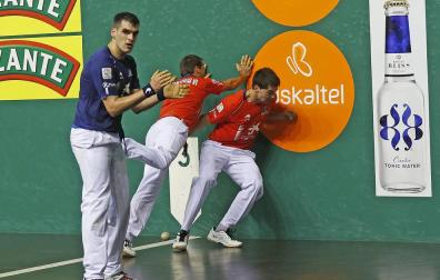 Los campeones debutan con victoria