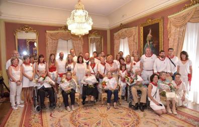 Homenaje a los centenarios en el Día de las personas mayores