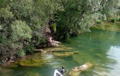 Los bomberos rescatan a una mujer de 40 años en la Foz de Arbayún