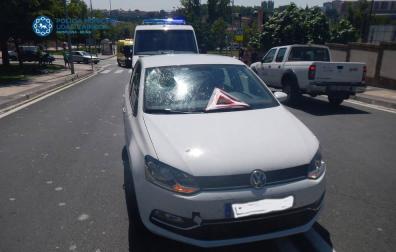 Trasladado al CHN un ciclista al chocar contra un vehículo en Pamplona