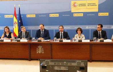 El Gobierno propondrá una nueva regulación sobre las VTC a las comunidades interesadas