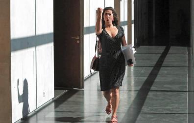 El grupo parlamentario de Podemos cambia de nombre, pero sigue roto