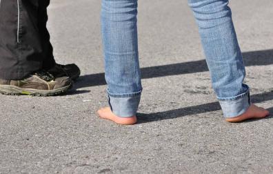 Hallan descalzo y desorientado a un conductor en Tafalla que da positivo en drogas