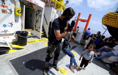 El Gobierno considera que España "no es el puerto más seguro" para el Aquarius