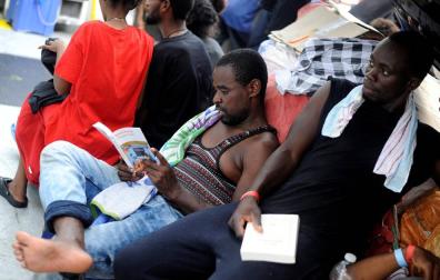 España acogerá a 60 inmigrantes del Aquarius tras un acuerdo internacional