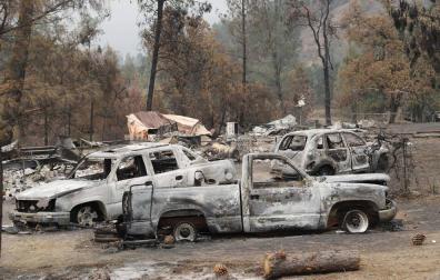 California batalla contra su peor incendio