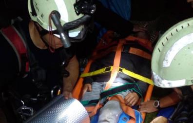 Rescatados siete senderistas franceses, uno de ellos herido en una pierna