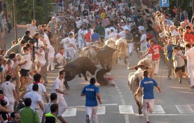 Un pamplonés, corneado dos veces en el muslo derecho en el primer encierro de Tafalla