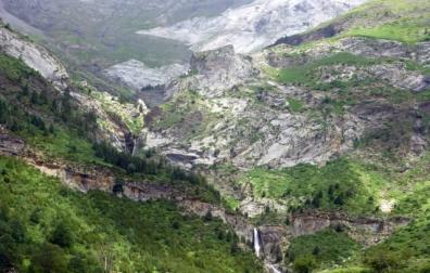 Rescatada una navarra cuando realizaba senderismo en Huesca
